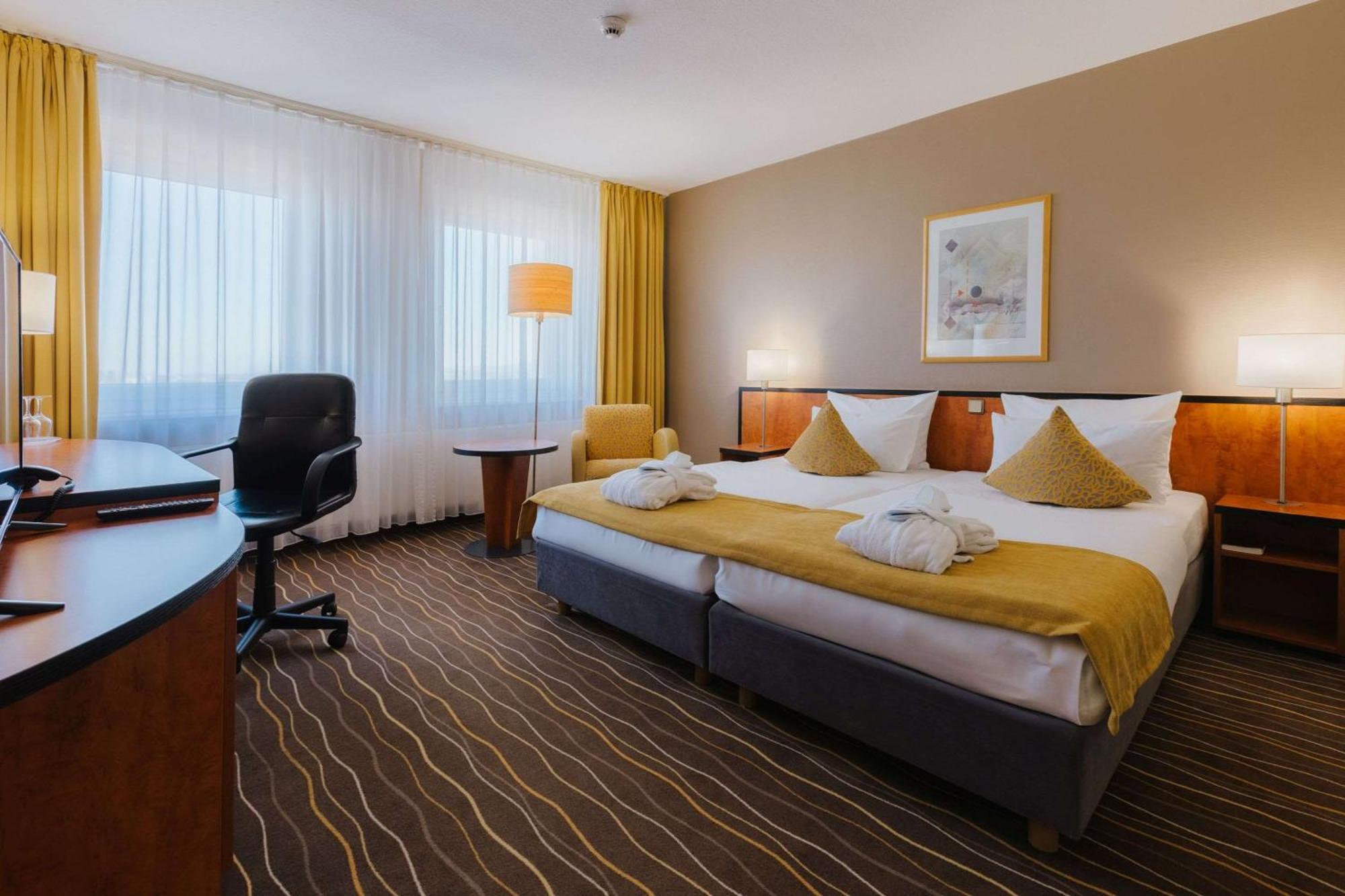 Western Hotel 4*