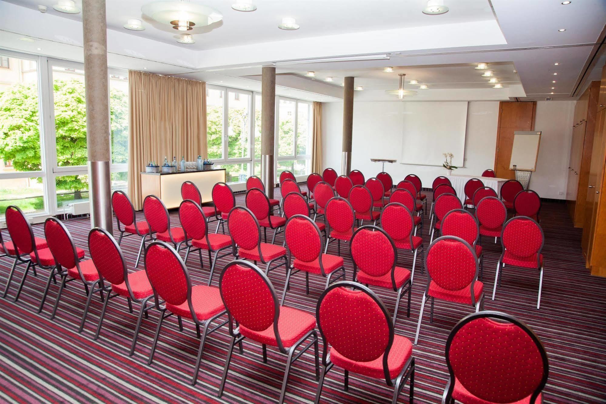 Western Hotel 4*